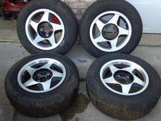 Ford Aluminum Rims.jpg